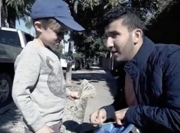 出典：YouTube（Yes Theory）