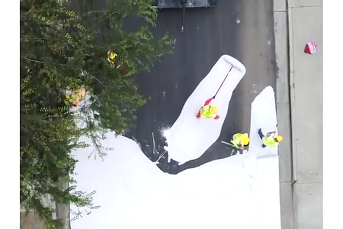 道路を白く塗れば６～８℃も涼しくなる？ 猛暑の米国で開発された新手法に世界が注目