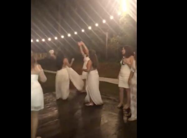 出典：YouTube（John Hernandez）