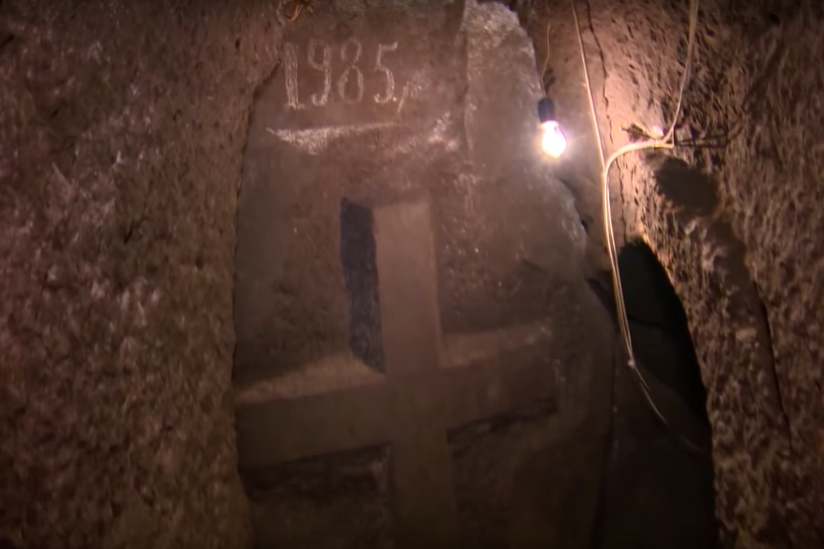 23年かけて掘ったジャガイモの貯蔵室のクオリティが高すぎて国の観光名所に！