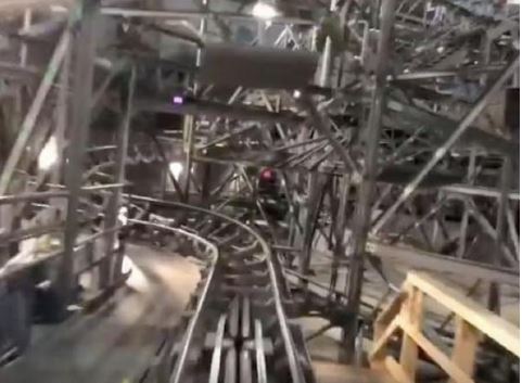 出典：YouTube（Theme Park University） 