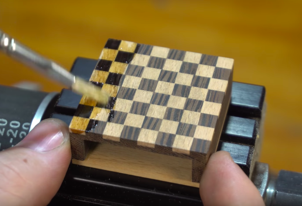 手のひらに収まる「小さなチェス」がもはや芸術。職人技がすごすぎると話題！
