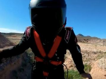 出典:YouTube(devinsupertramp)