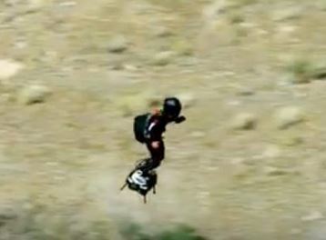 出典:YouTube(devinsupertramp)