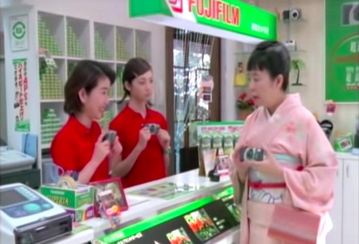 樹木希林さん出演、なつかしのテレビCM「お正月を写そう」シリーズが限定公開中