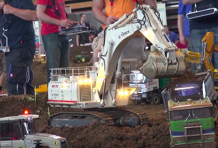 これぞ大人の遊び。男心をくすぐるラジコンイベントが本格すぎてスゴイ♪