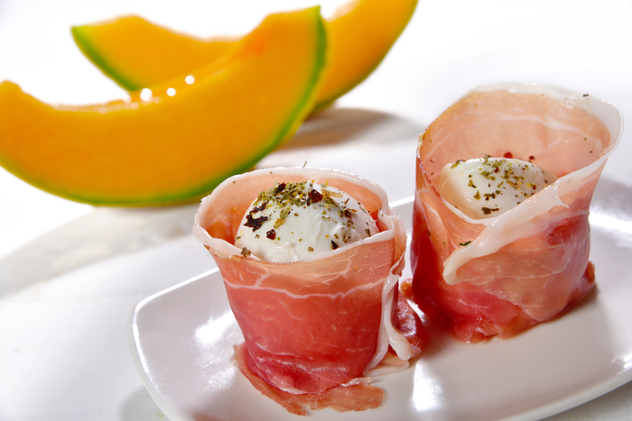 びっくり仰天！ とある食べ物をアレンジした新しい「生ハムメロン」が爆誕