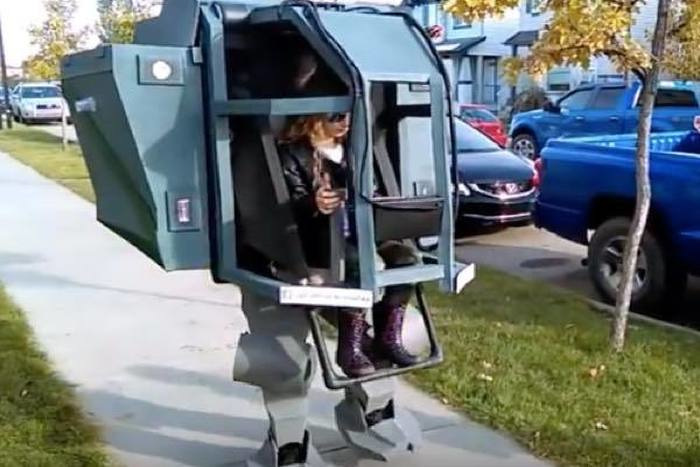 出典：YouTube（Griddlock Cosplay）