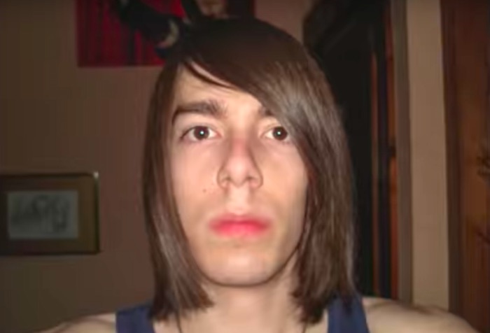 自分の成長記録。毎日7年間「自撮り」を続けた男性の変化が面白いと話題！