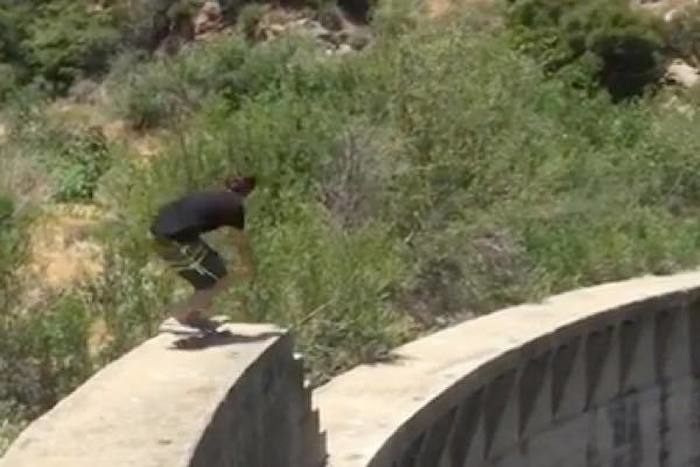 出典：YouTube（Caters Clips）