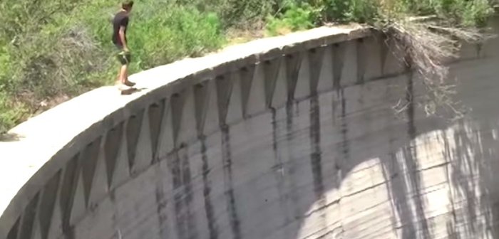 201026.skateboard_eye