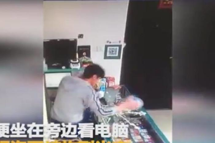 出典：LiveLeak（stainless）