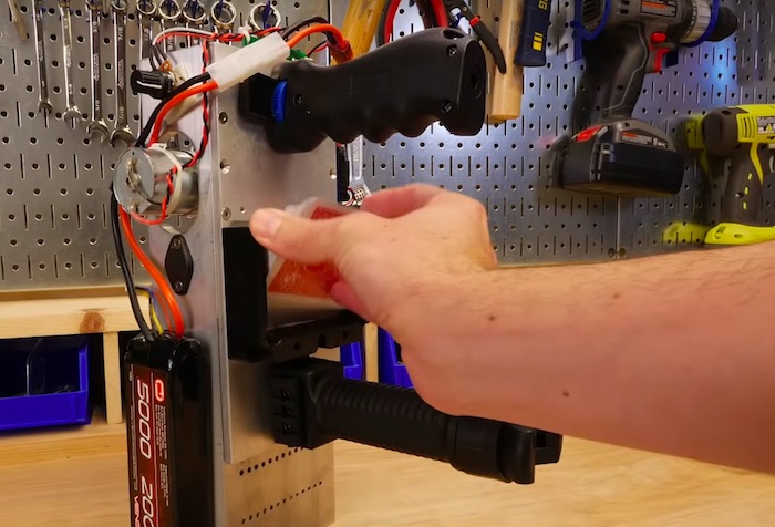 トランプを手裏剣のように射出する「カードマシンガン」がかっこいい…！