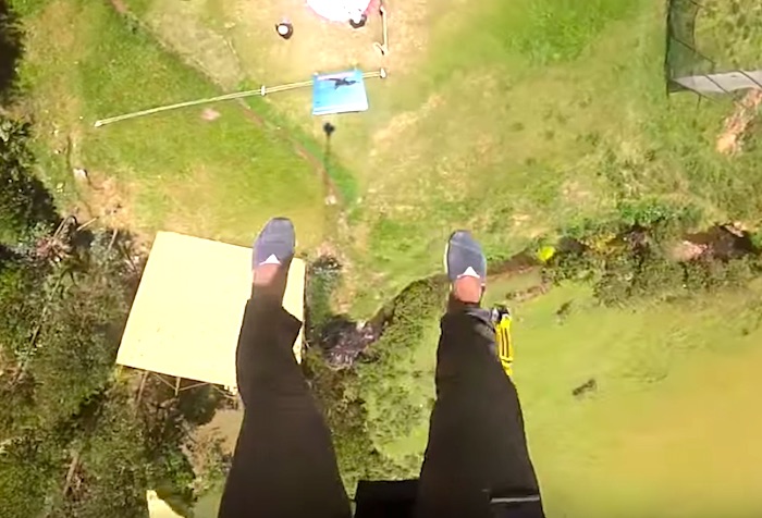 いきなり空に飛ばされる!? ペルーのクスコにある「逆バンジー」が怖すぎる…！