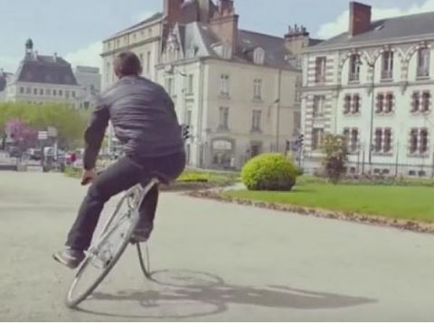 出典：YouTube（Trocadero Fixie）