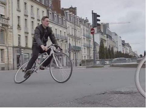 出典：YouTube（Trocadero Fixie）