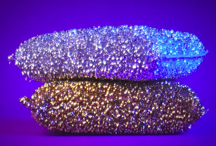 何かわかる？家庭にある日用品を拡大撮影したら不思議な光景が広がっていた