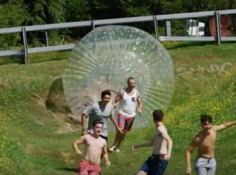 出典:YouTube(devinsupertramp)