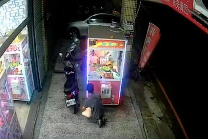 出典：YouTube（Viral Press）