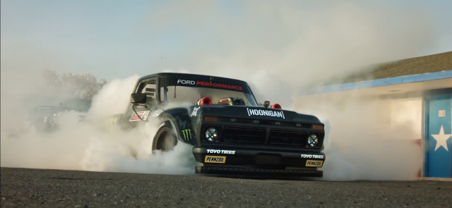 出典：YouTube（TheHoonigans）