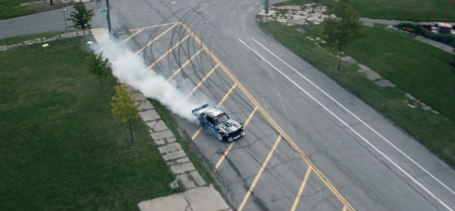 出典：YouTube（TheHoonigans）