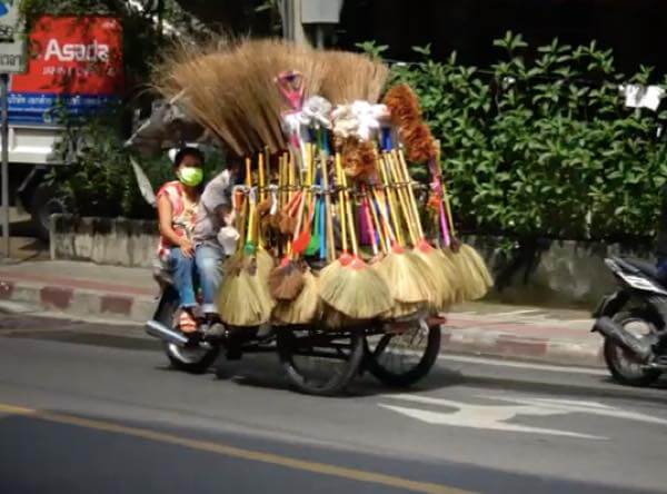 出典：YouTube（Viral Press）