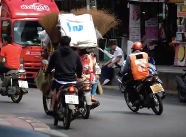 出典：YouTube（Viral Press）