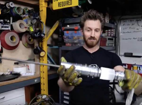 出典:YouTube(the Hacksmith)