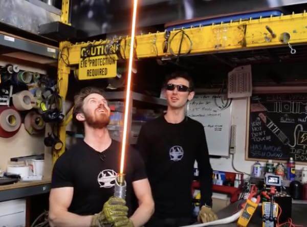 出典:YouTube(the Hacksmith)