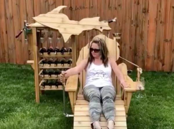 出典：YouTube（ViralHog） 