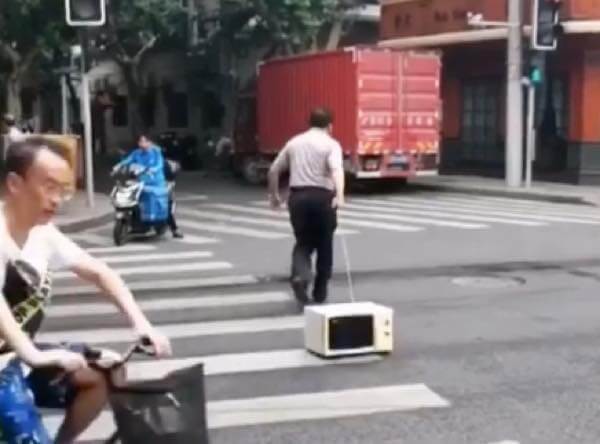 出典：YouTube（Caters Clips） 