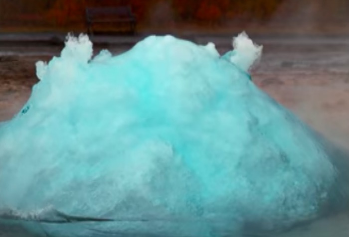 地上40mもの高さに吹き上がる「間欠泉」の様子を超スロー再生してみた