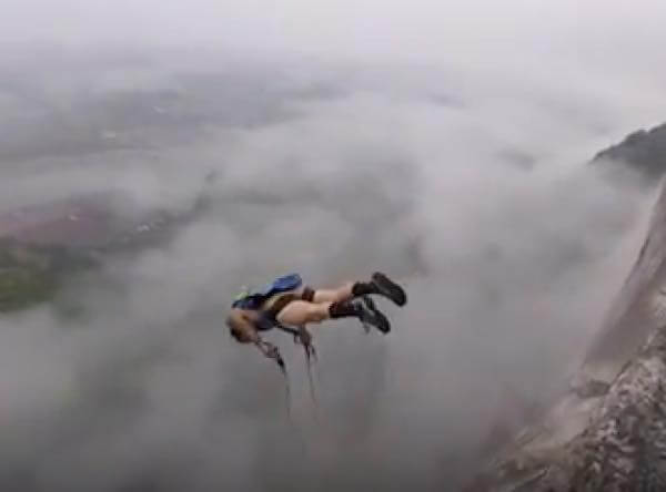 出典:YouTube(Caters Clips)