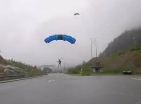 出典:YouTube(Caters Clips)