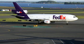 FedEx社が増収減益を発表、通期も下方修正に。米国経済が強気とする発言は本当なのか？