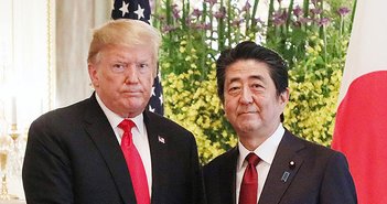 190528trump_abe_eye