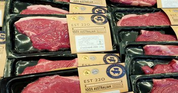 日経は449円安、日米貿易交渉合意で輸入牛肉の取引を手がける太洋物産がストップ高に（8/26）