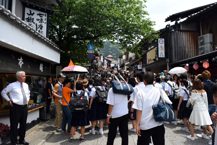 公立で30万円超も！「修学旅行は赤字補填のオイシイ仕事」と旅行会社、カモにされる親たち