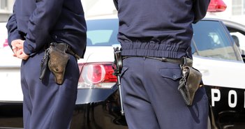 一歩間違えると警察国家。知事から警察官への“外出自粛”声掛け要請にネット困惑