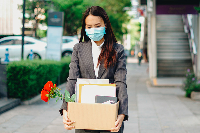 コロナ失業で強制的に専業主婦へ。もはや共働きじゃないと生活できない日本社会＝山本昌義