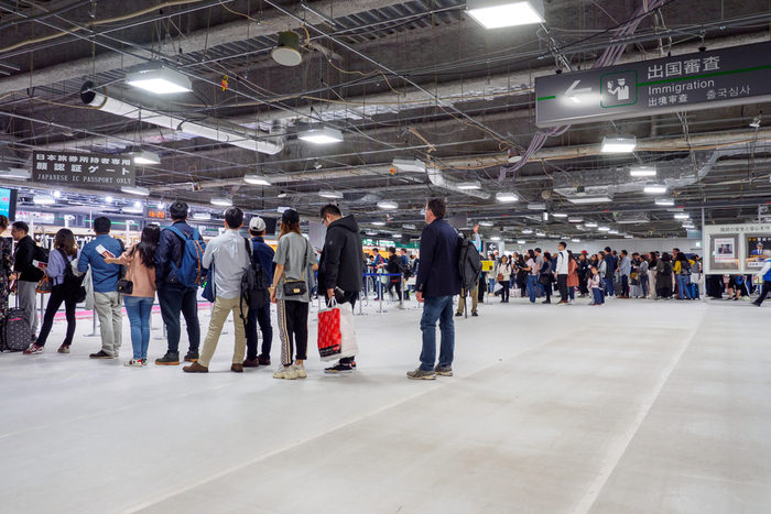 空港検疫パンク寸前でも入国制限「緩和」へ。国民の命より五輪重視の安倍政権