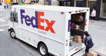 コロナで配送数3割増。FedExの決算から通販と日本の未来が見える＝シバタナオキ