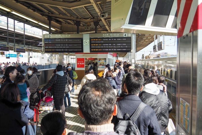 お盆目前の知事会「帰省原則中止」提言も国民は聞く耳持たず？「強い警戒感を持って帰省に臨む」ネット民は“帰省大喜利”に興じる始末