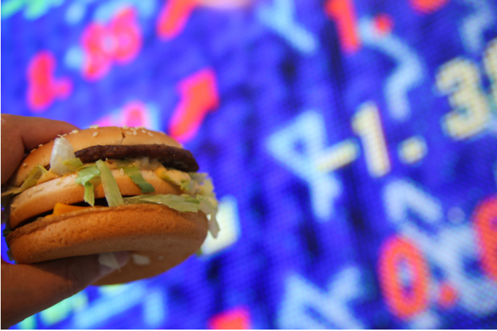 日本のビッグマック価格は新興国並。平等に貧しくなる前に個人ができること＝川畑明美