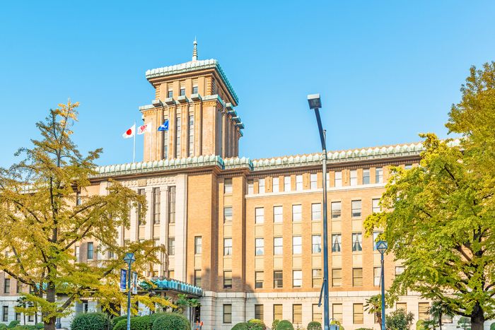 津波対応で明暗。「代金不要。とにかく避難して」びっくりドンキーに称賛の嵐。一方、緊急メール誤配信20回の神奈川県知事は「私自身も寝不足」発言で批判殺到