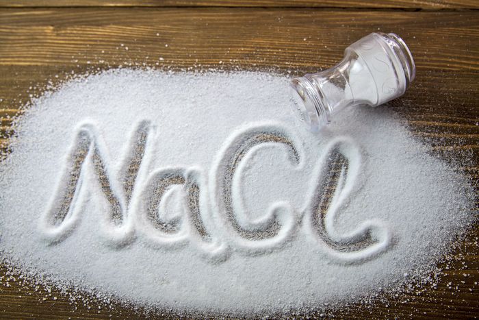 なぜか定期浮上する「塩化ナトリウムが入ってない塩」ネタ。水素水やテスラ缶にハマる“科学リテラシー弱者”への警鐘か？