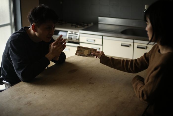 20代独身男性“4割がデート経験なし”。深刻な少子化の状況を裏付ける結果も、国は配偶者控除を見直す動きと“お金の若者離れ”問題はガン無視する姿勢