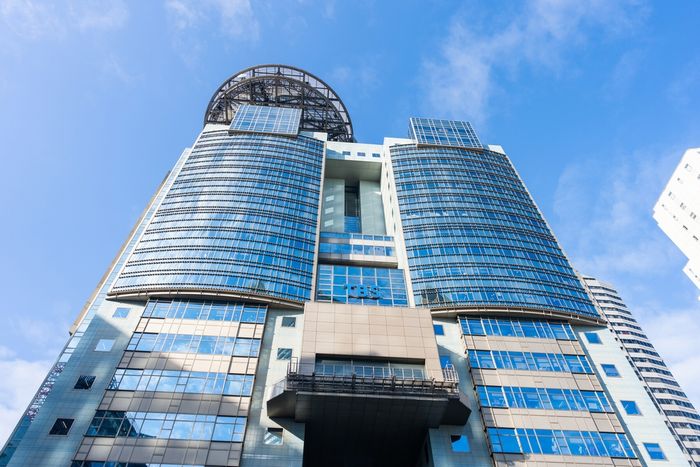 安住アナ「役員待遇＆年収1億円」の裏で顕著な“局アナらのテレビ離れ”。広報マンからインフルエンサーまで多様化する第二の人生