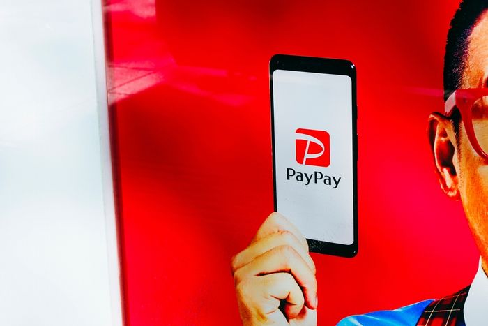 PayPay「他社クレカ締め出し」延期の可能性。想定以上の批判にくわえドコモ“パケ詰まり”による「QR決済ができない」事案の続出も影響か？