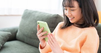 株価20％急落「にじさんじ」ANYCOLOR株は買い？売り？VTuberビジネスに未来はあるか。「ホロライブ」運営のカバーとの比較も＝佐々木悠